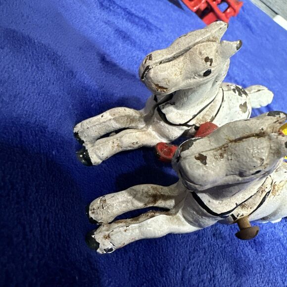 Vintage Cast Iron Horse Drawn Fire Truck Engine Wagon & 2 Horses Toy Two Pieces - Picture 7 of 16